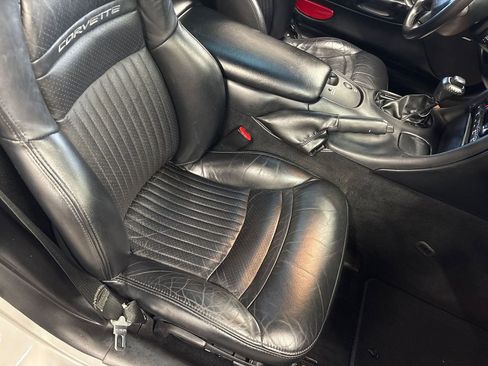 Used 2004 Chevrolet Corvette Coupe w/ Preferred Equipment Group image 42