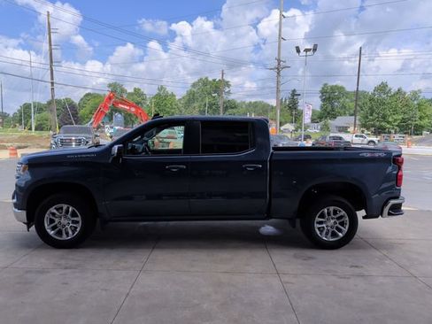 Used 2024 Chevrolet Silverado 1500 LT AWD/4WD image 5