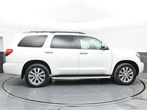 Used 2017 Toyota Sequoia Limited image 15