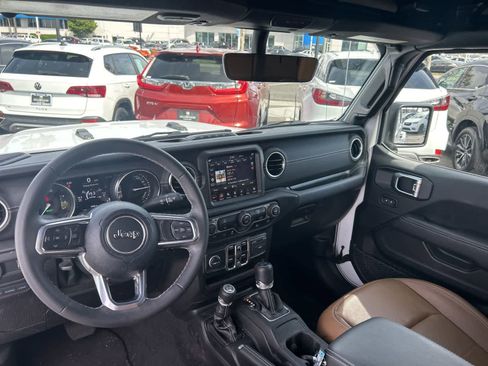 Used 2023 Jeep Wrangler Sahara image 43