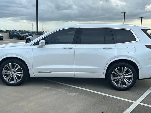Used 2024 Cadillac XT6 Premium Luxury w/ Technology Package FWD image 10
