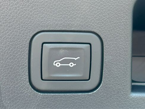 Used 2026 Chevrolet Equinox RS image 9