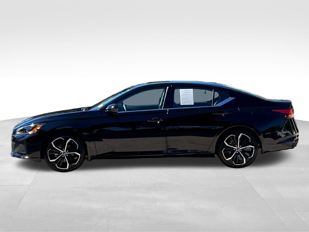 Used 2025 Nissan Altima 2.5 SR w/ SR Premium Package FWD image 15