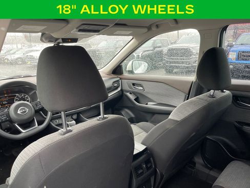 Used 2023 Nissan Rogue SV image 6