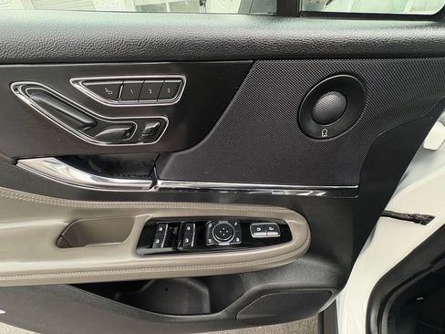 Certified 2024 Lincoln Corsair Reserve w/ Equipment Group 202A image 18