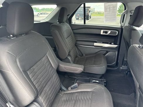 Used 2021 Ford Explorer XLT AWD/4WD image 31