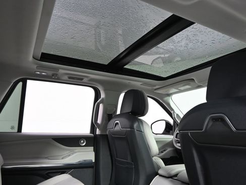 New 2026 Lincoln Navigator Reserve w/ Jet Appearance Package AWD/4WD image 17