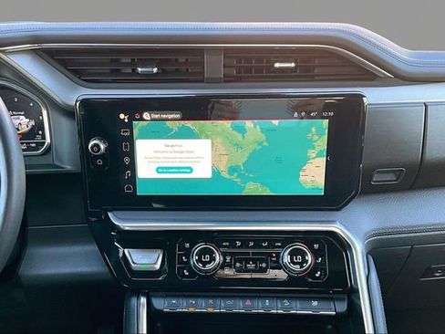 Used 2023 GMC Sierra 1500 Denali w/ Technology Package image 9