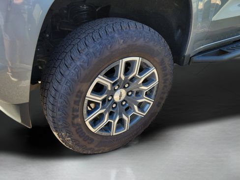 Used 2024 Chevrolet Colorado Z71 w/ Z71 Convenience Package 2 AWD/4WD image 30