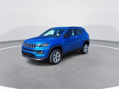 New 2024 Jeep Compass Latitude image 4