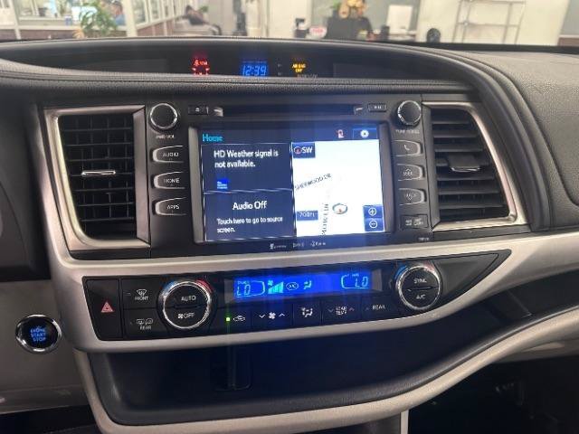 Used 2017 Toyota Highlander XLE AWD/4WD image 20