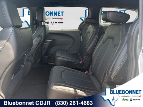 New 2026 Chrysler Pacifica Select FWD image 22