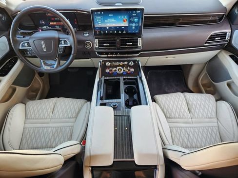 Used 2024 Lincoln Navigator L Black Label AWD/4WD image 27