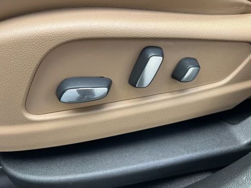 Used 2020 Cadillac XT6 Premium Luxury w/ Platinum Package AWD/4WD image 33