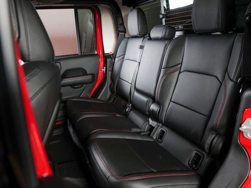 Used 2025 Jeep Gladiator Rubicon w/ Convenience Group image 5