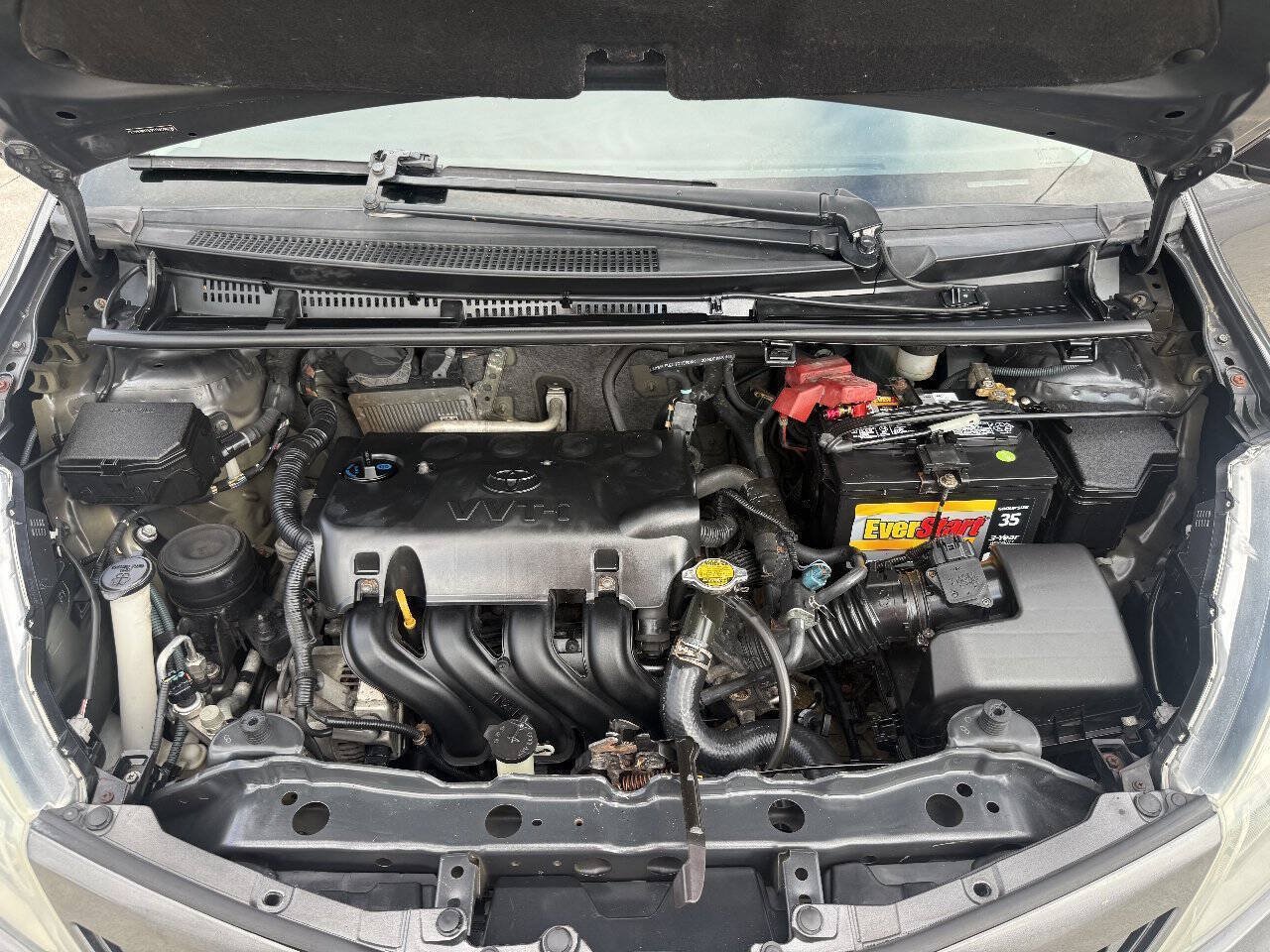 Used 2014 Toyota Yaris LE FWD image 23