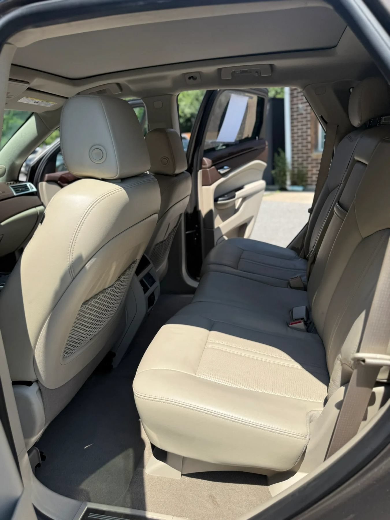 Used 2016 Cadillac SRX Luxury w/ Driver Awareness Package AWD/4WD image 13