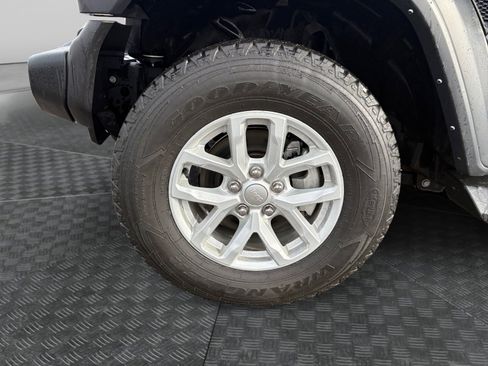 Used 2023 Jeep Wrangler Sport S image 14