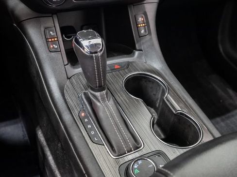 Used 2019 GMC Acadia SLT FWD image 21
