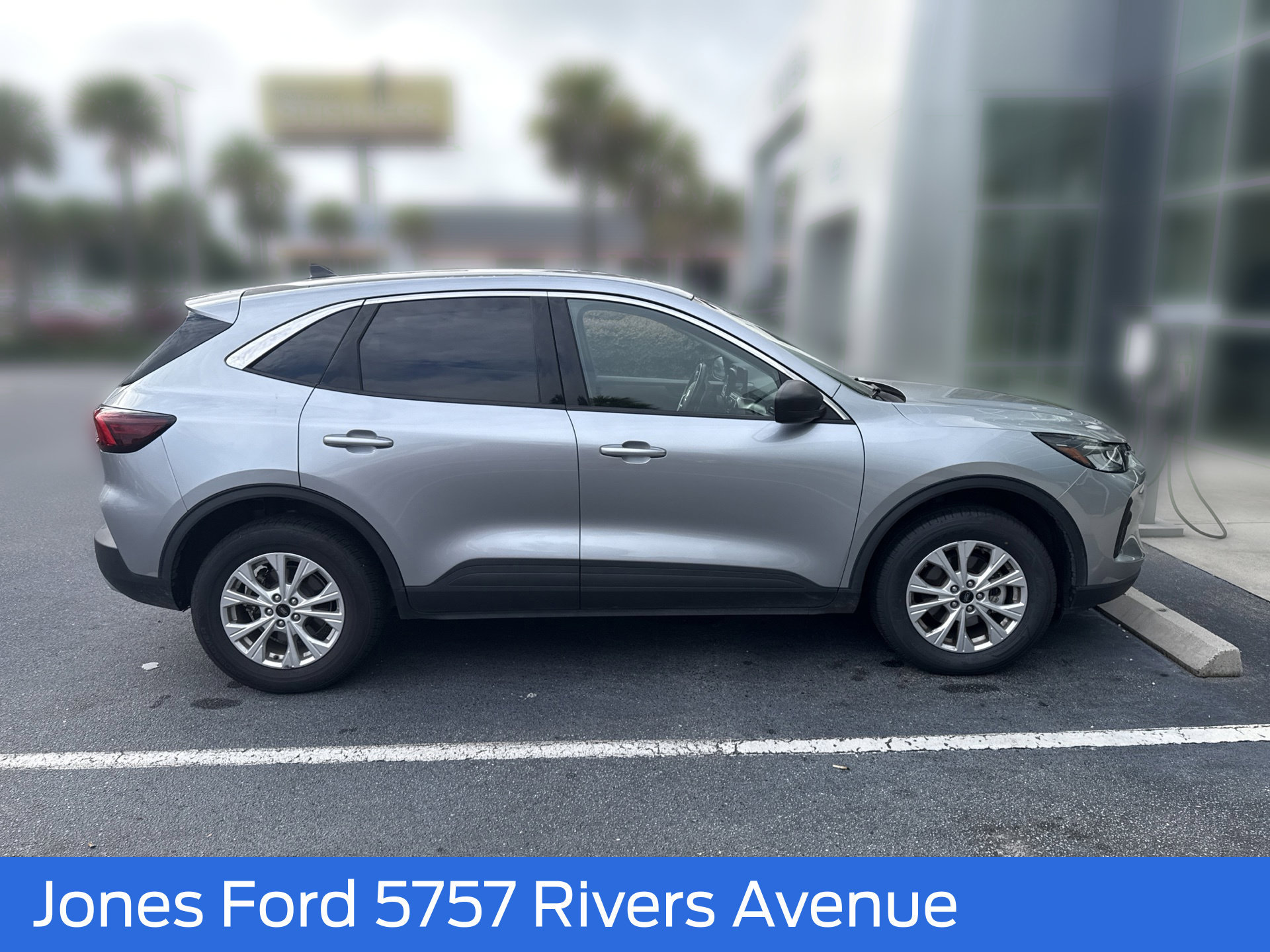 Used 2024 Ford Escape Active AWD/4WD image 3