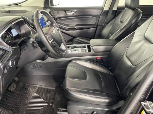 Used 2021 Ford Edge Titanium w/ Canadian Touring Package AWD/4WD image 2