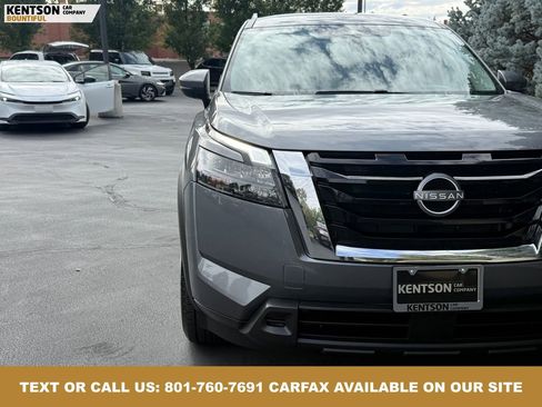 Used 2025 Nissan Pathfinder SV image 14