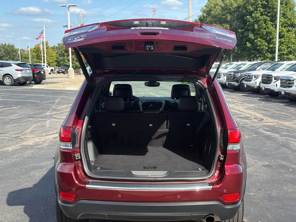 Used 2022 Jeep Grand Cherokee Limited w/ Tech Group AWD/4WD image 7