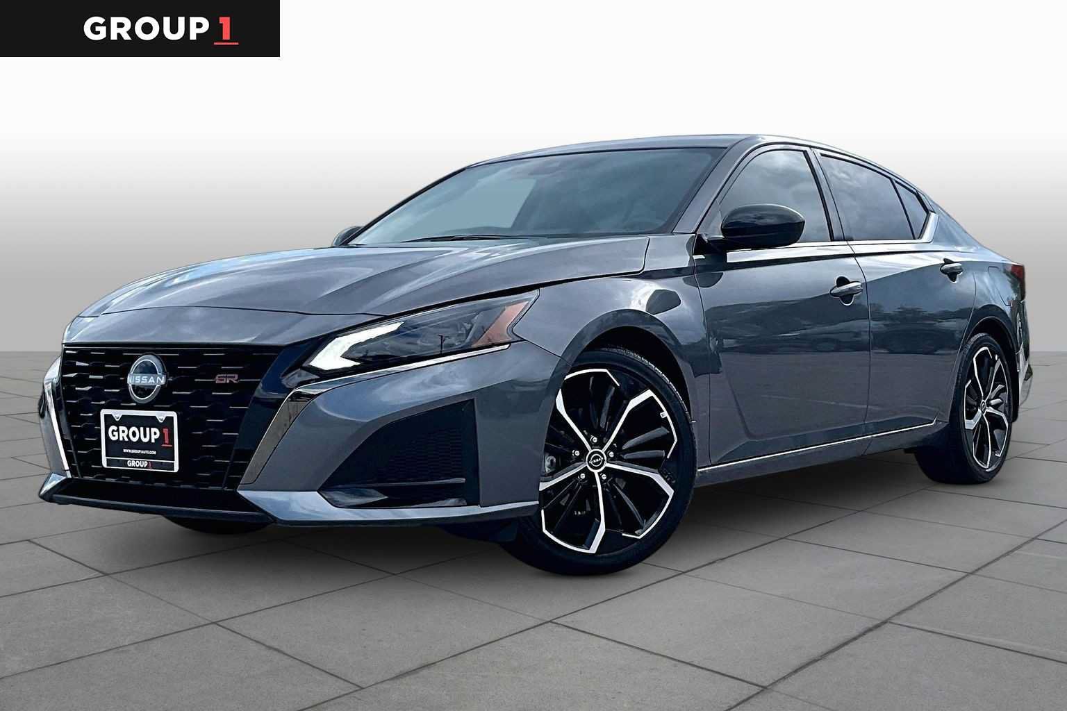 Used 2025 Nissan Altima 2.5 SR w/ SR Premium Package FWD image 1