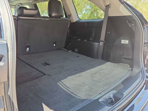 Used 2019 Toyota Highlander XLE FWD image 23