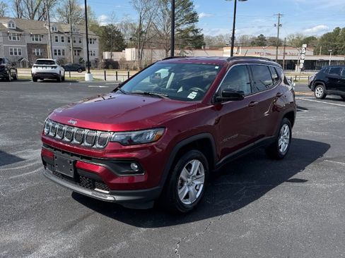 Used 2022 Jeep Compass Latitude AWD/4WD image 1