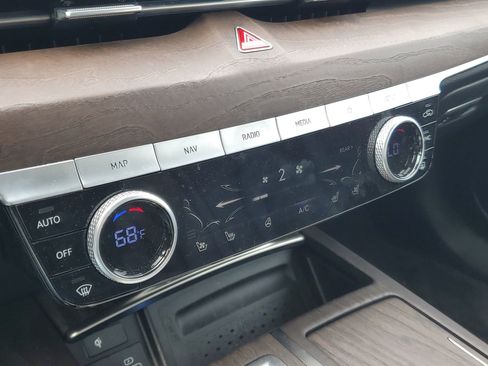 Used 2022 Genesis G80 2.5T w/ Prestige Package image 30