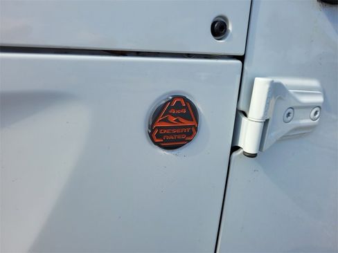 Used 2021 Jeep Gladiator Mojave image 12