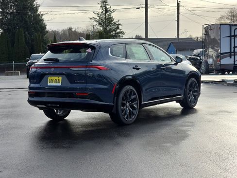 New 2025 Toyota Crown Signia image 5