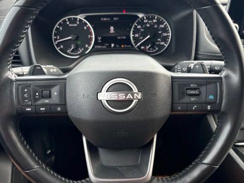 Used 2025 Nissan Rogue SV AWD/4WD image 8