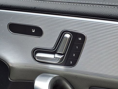 Used 2020 Mercedes-Benz CLA 250 image 12