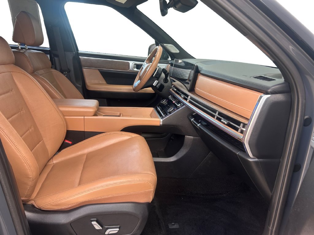 Used 2025 Hyundai Santa Fe Limited FWD image 24