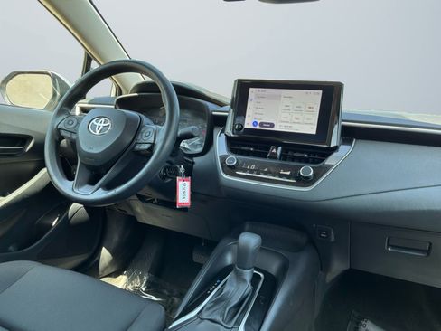 Used 2025 Toyota Corolla LE FWD image 14