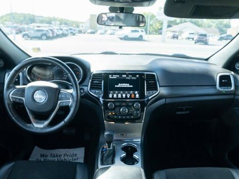 Certified 2021 Jeep Grand Cherokee Laredo X image 28