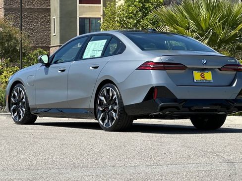 New 2026 BMW 550e xDrive AWD/4WD image 5