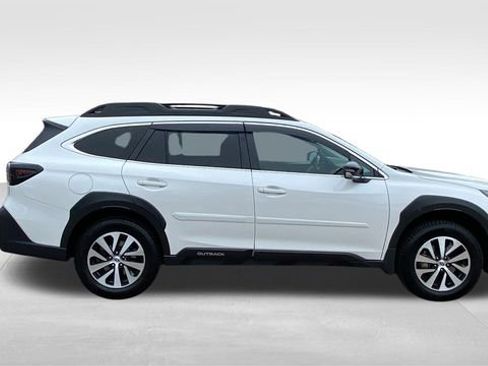 Used 2023 Subaru Outback Premium AWD/4WD image 10