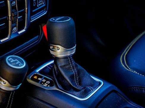 New 2025 Jeep Gladiator Sport image 15