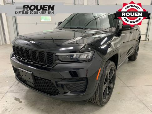 Used 2024 Jeep Grand Cherokee Altitude AWD/4WD image 1