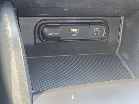 Certified 2025 Kia Sportage LX FWD image 17