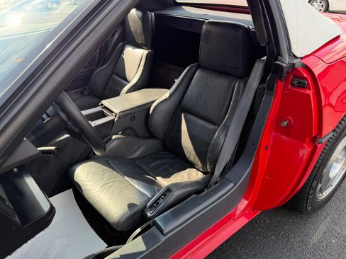 Used 1987 Chevrolet Corvette Convertible RWD image 12