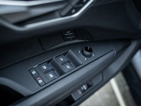 Used 2022 Audi e-tron GT Premium Plus image 46