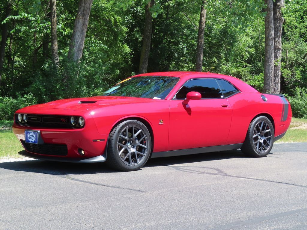 Used 2016 Dodge Challenger R/T Scat Pack w/ Leather Interior Group RWD image 28