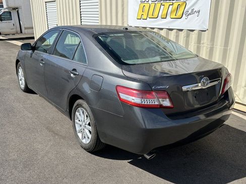 Used 2010 Toyota Camry SE FWD image 2