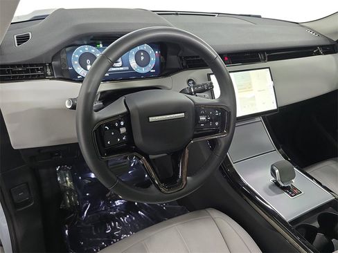 Used 2024 Land Rover Range Rover Evoque S image 4