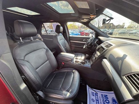 Used 2017 Ford Explorer XLT w/ Equipment Group 202A FWD image 31
