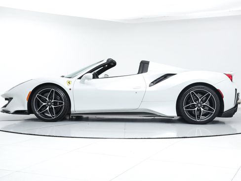 Certified 2020 Ferrari 488 Pista Spider image 4